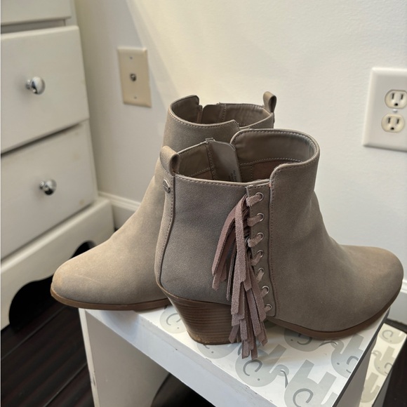 Fringe booties - Picture 2 of 2